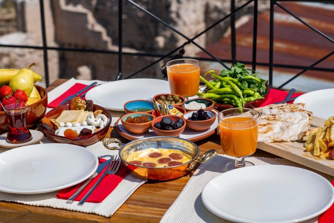 Ikarus Cappadocia Hotel Üçhisar Esterno foto